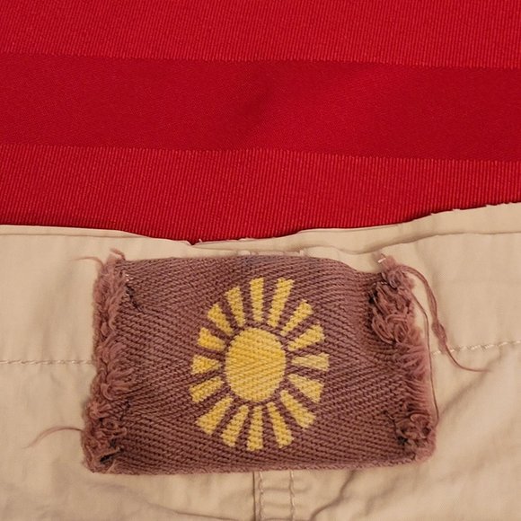 GENTLY USED GUESS CARGO SHORTS, SIZE 36!!! - Picture 2 of 5